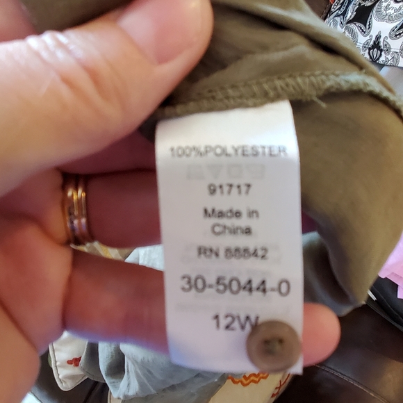 Roaman's silky blouse army green plus sz 12W - Picture 11 of 11